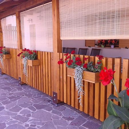 Turisticna Kmetija Pri Pozarju Villa Knezak Bagian luar foto