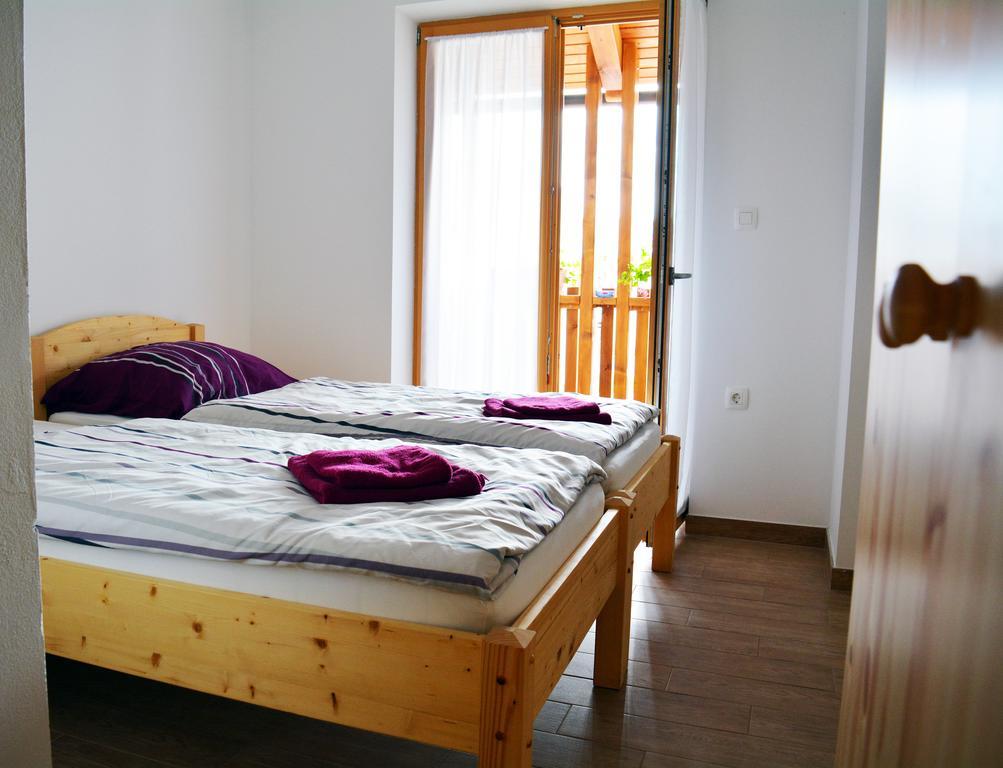 Turisticna Kmetija Pri Pozarju Villa Knezak Bagian luar foto